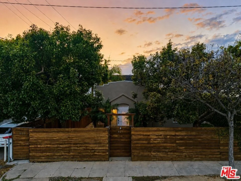 Unit for sale at 817 Broadway Street, Venice, CA 90291