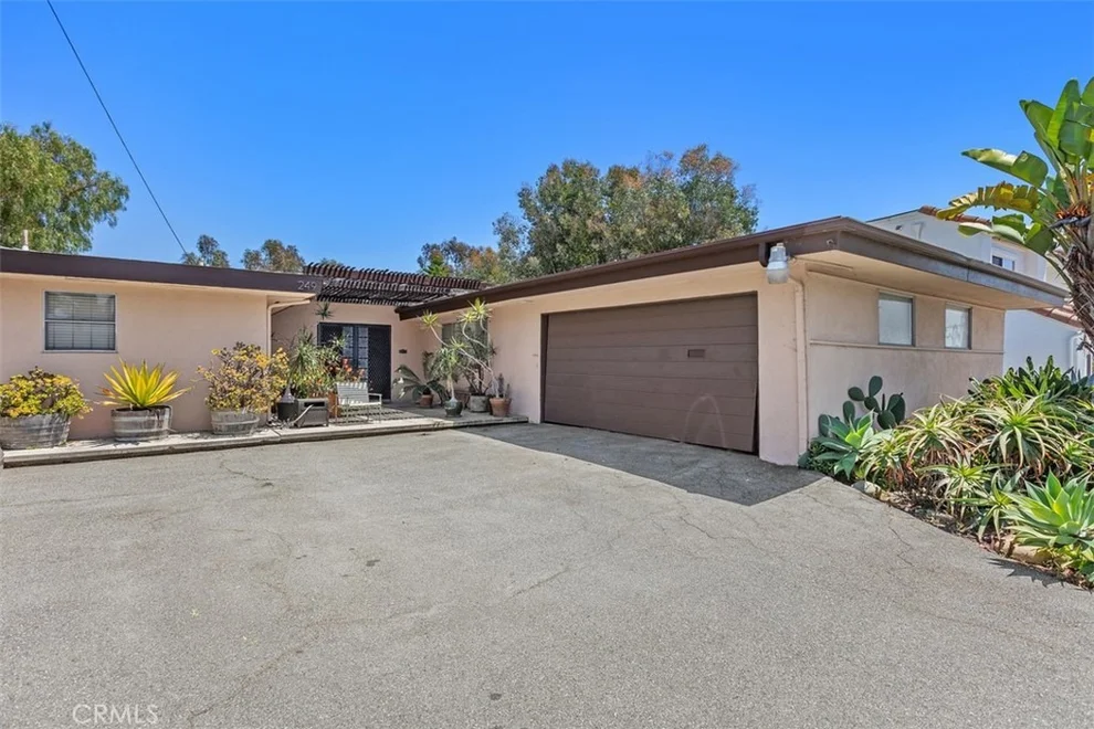Unit for sale at 249 Avenida Madrid, San Clemente, CA 92672