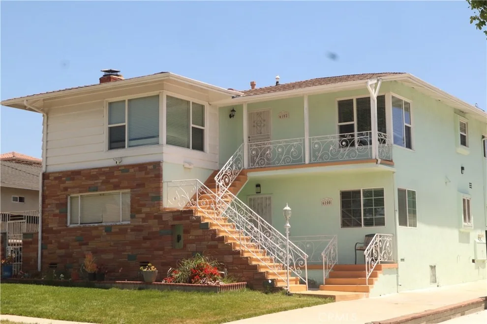 Unit for sale at 6100 S Fairfax Avenue, Ladera Heights, CA 90056