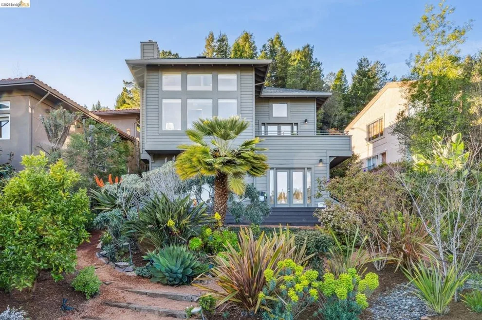 Unit for sale at 7084 Westmoorland Dr, Berkeley, CA 94705