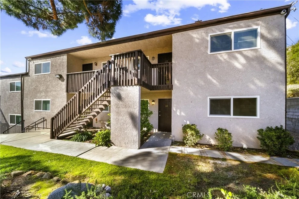 Unit for sale at 17847 Beneda Lane, Canyon Country, CA 91351