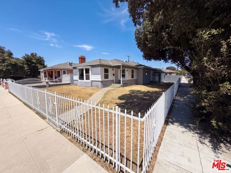 Unit for sale at 191 E Marker Street, Long Beach, CA 90805