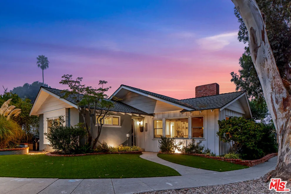 Unit for sale at 8258 Billowvista Drive, Playa Del Rey, CA 90293