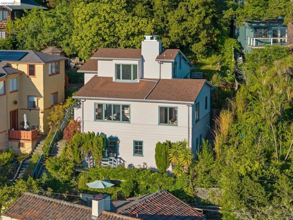 Unit for sale at 8 Mosswood Rd, Berkeley, CA 94704