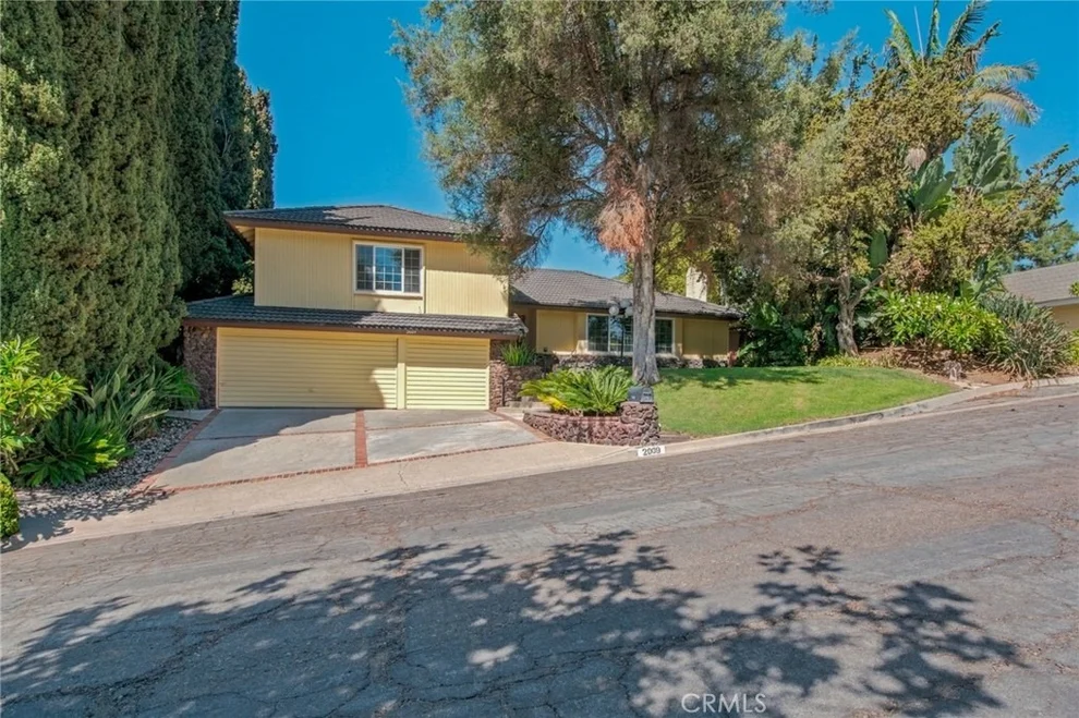 Unit for sale at 2009 Overlook, Fullerton, CA 92831