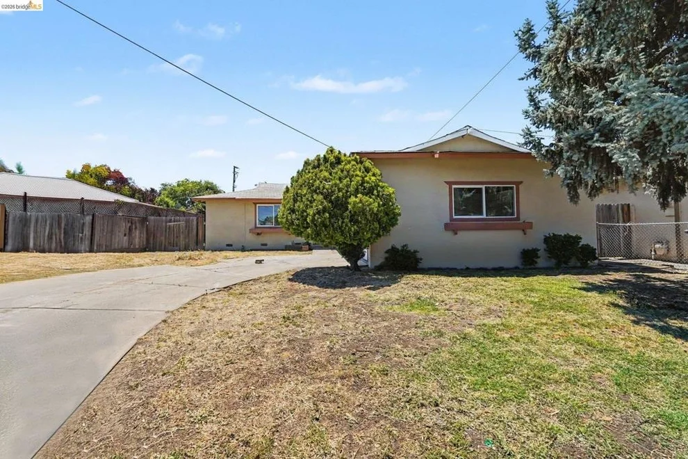 Unit for sale at 2467 Tanager Cir, Concord, CA 94520