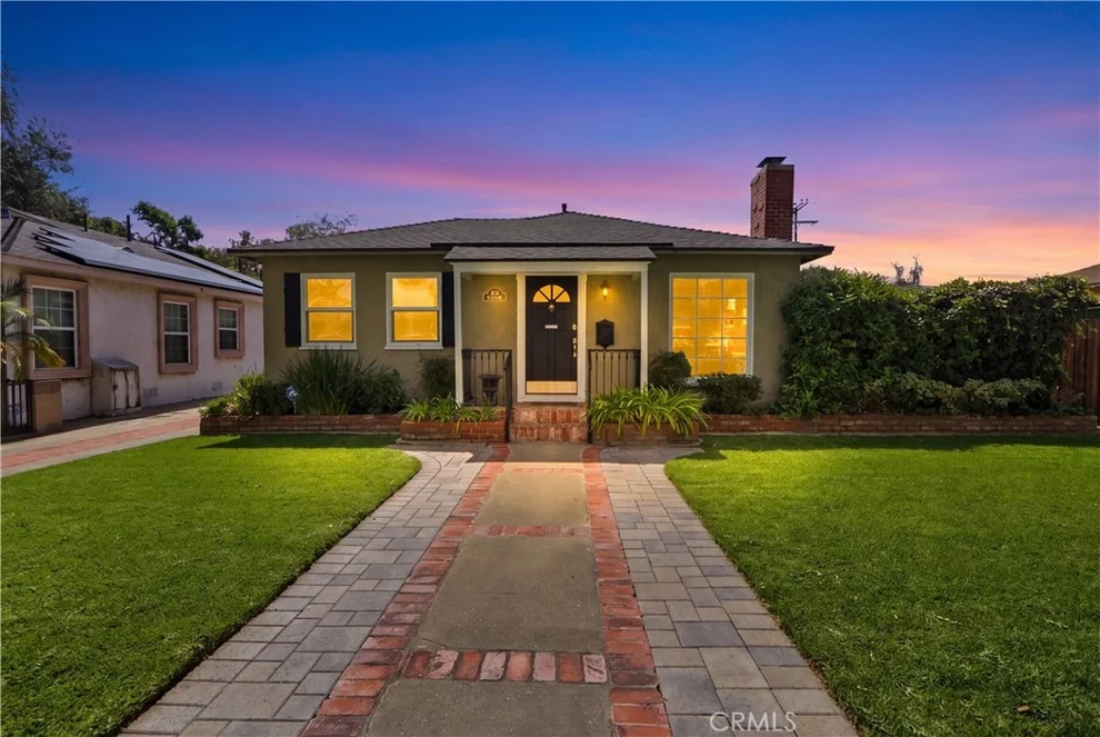 Unit for sale at 808 W 33rd, Long Beach, CA 90806