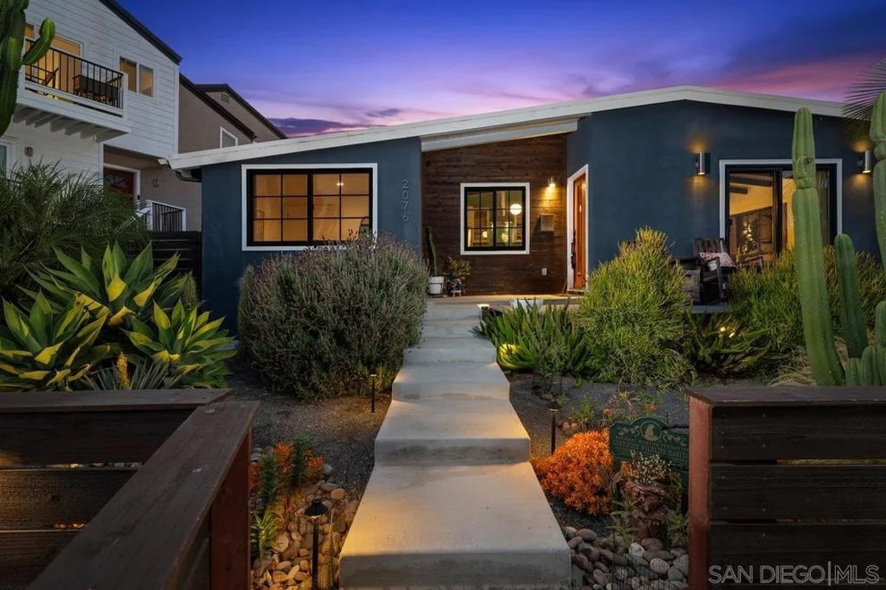 Unit for sale at 2076 Emerald St, San Diego, CA 92109