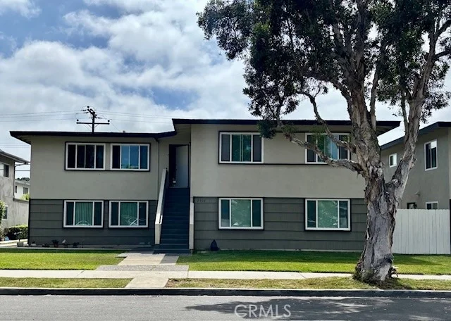 Unit for sale at 2904 Peppertree Lane, Costa Mesa, CA 92626