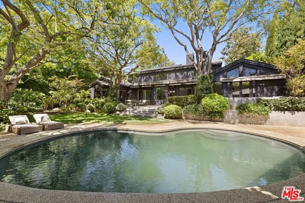Unit for sale at 13574 D'Este Drive, Pacific Palisades, CA 90272