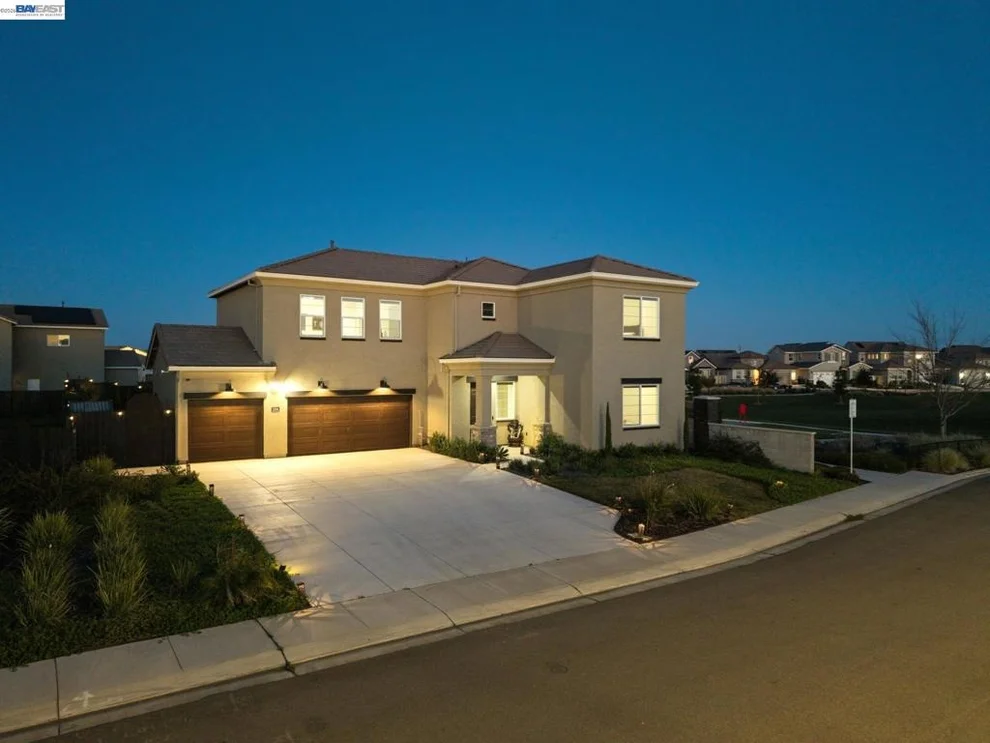 Unit for sale at 2394 Bharvani Ave, Manteca, CA 95337