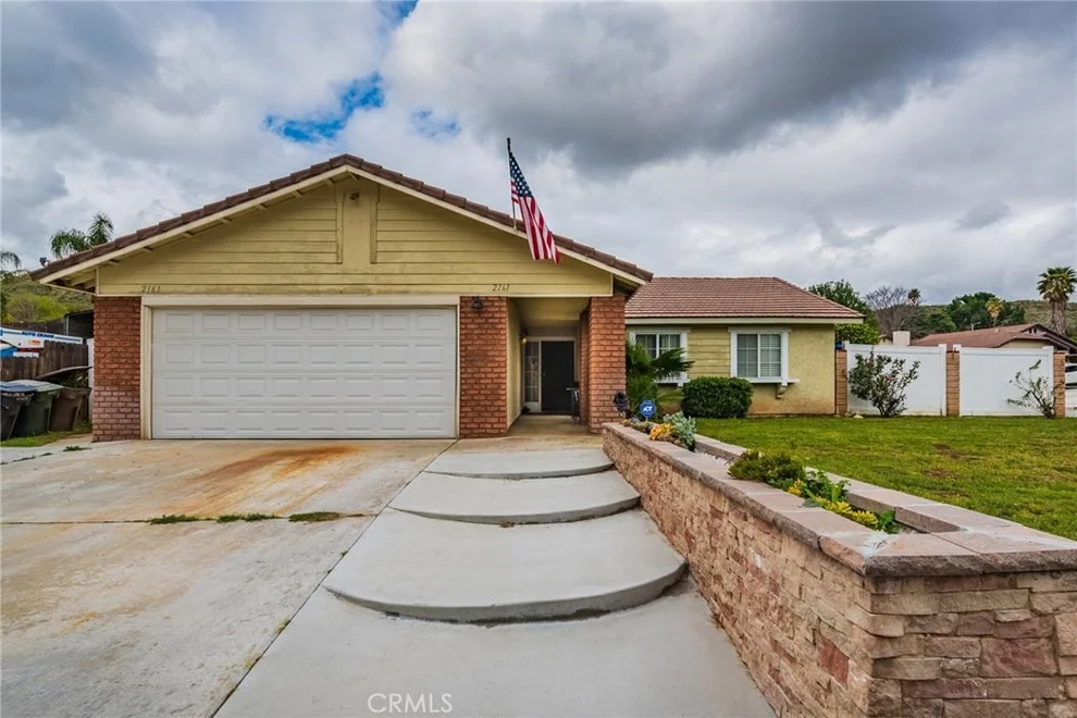 Unit for sale at 2161 Rosedale, Colton, CA 92324