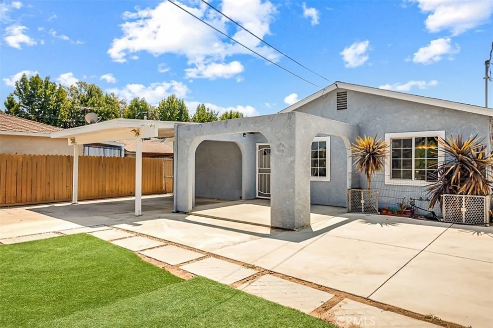 Unit for sale at 15112 Domino, Van Nuys, CA 91411