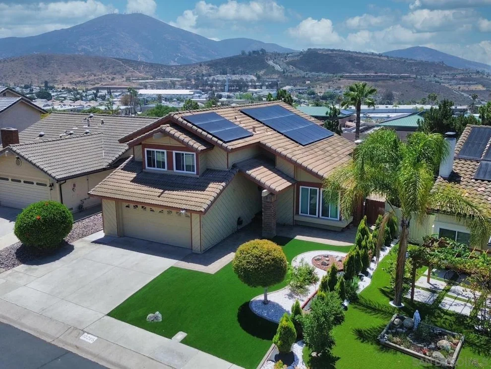 Unit for sale at 10295 Moorpark, Spring Valley, CA 91978