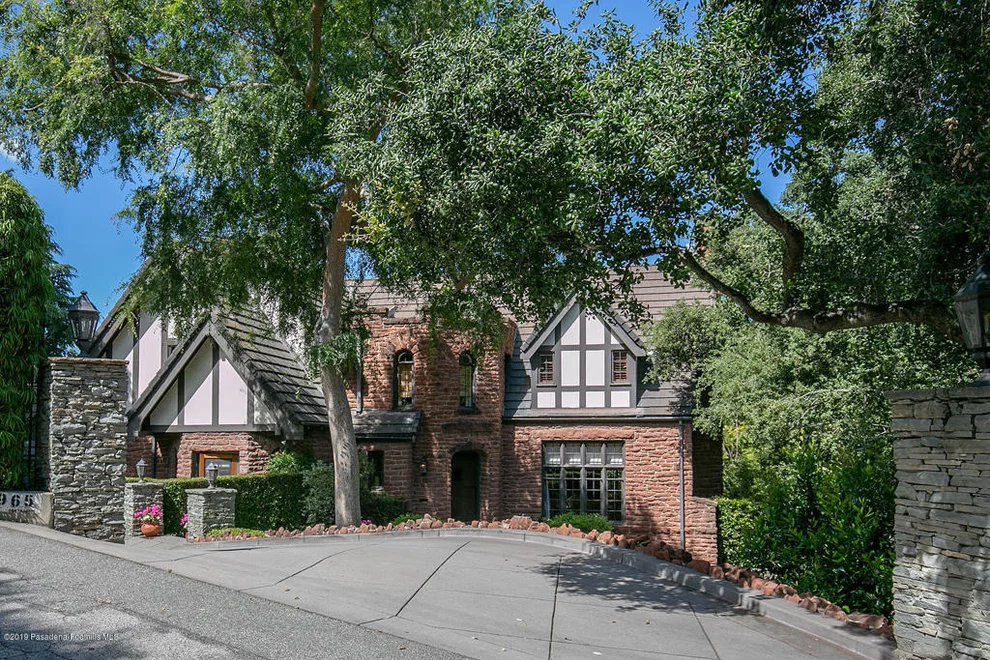 Unit for sale at 2965 Saint Gregory Road, Glendale, CA 91206