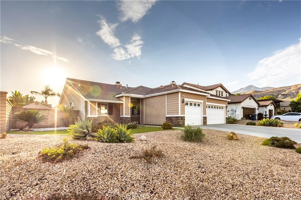Unit for sale at 7676 Vista Alegre, Highland, CA 92346