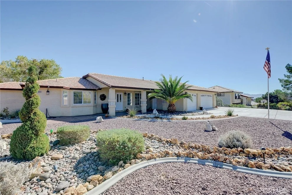 Unit for sale at 16045 Chiwi Road, Apple Valley, CA 92307