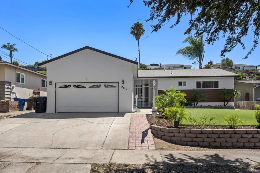 Unit for sale at 202 E J ST, Chula Vista, CA 91910