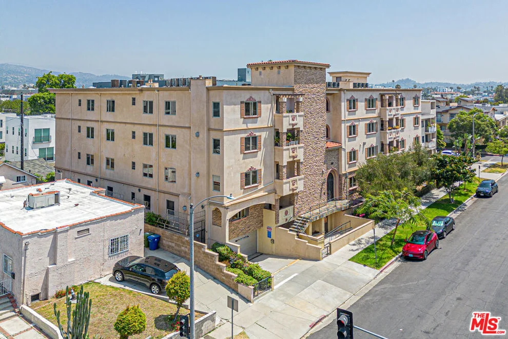 Unit for sale at 5057 Maplewood Avenue, Los Angeles, CA 90004