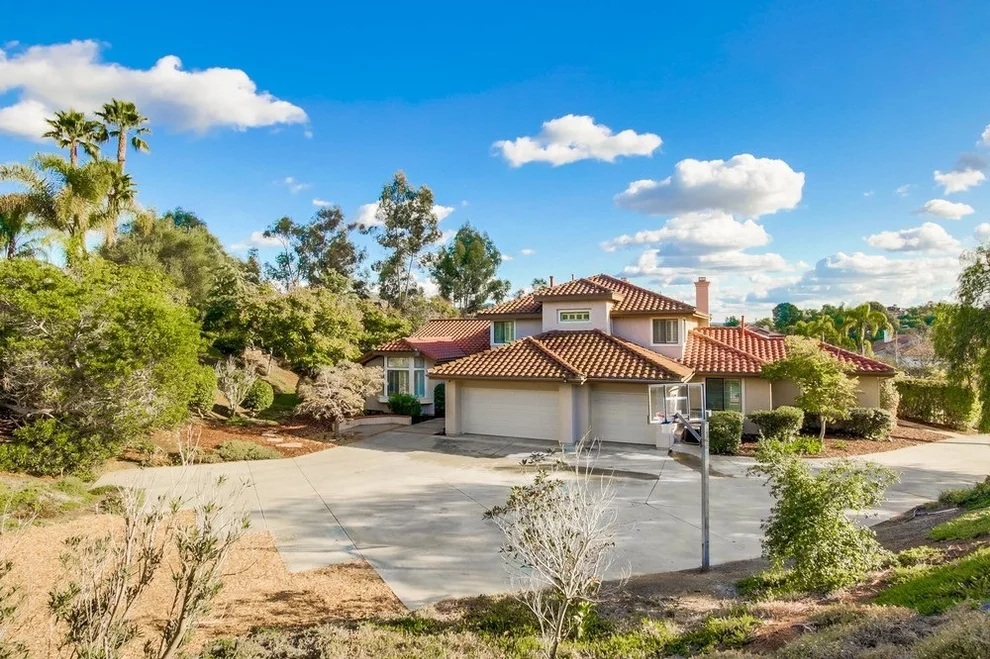 Unit for sale at 13814 Lake Poway Road, Poway, CA 92064