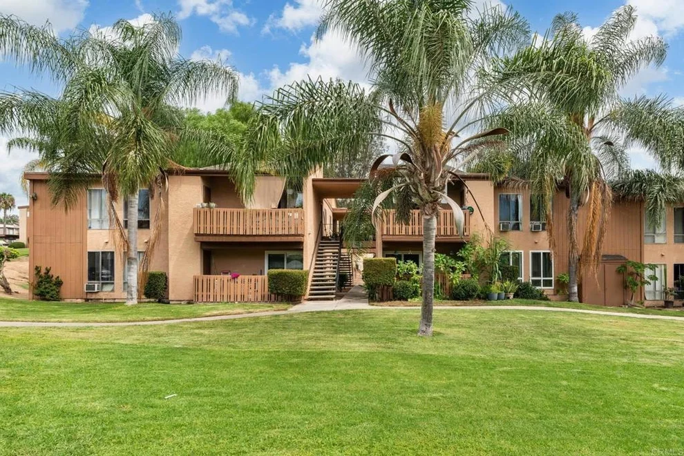 Unit for sale at 1051 Rock Springs Road, Escondido, CA 92026
