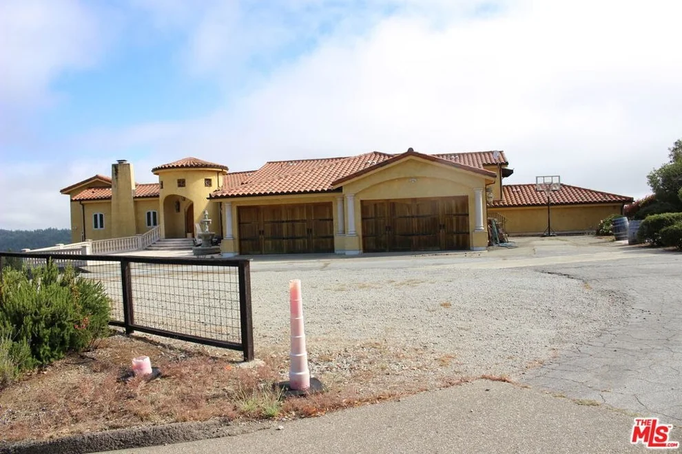 Unit for sale at 26985 Loma Prieta Way, Los Gatos, CA 95033