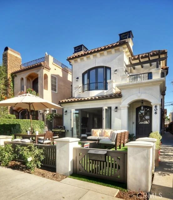Unit for sale at 606.5 Marigold, Corona Del Mar, CA 92625