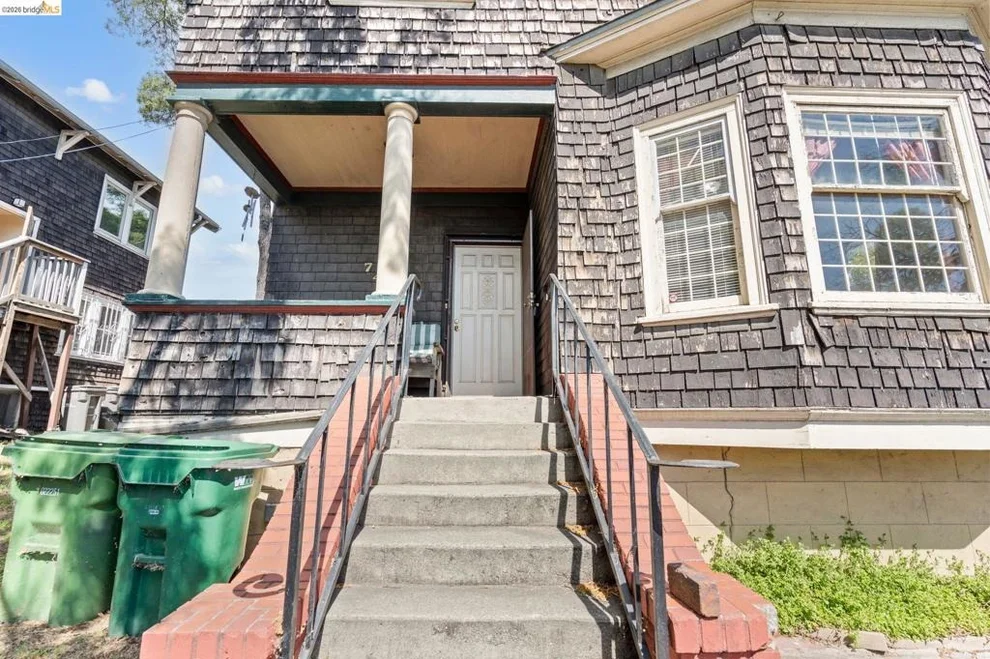 Unit for sale at 746 E 19Th St, Oakland, CA 94606