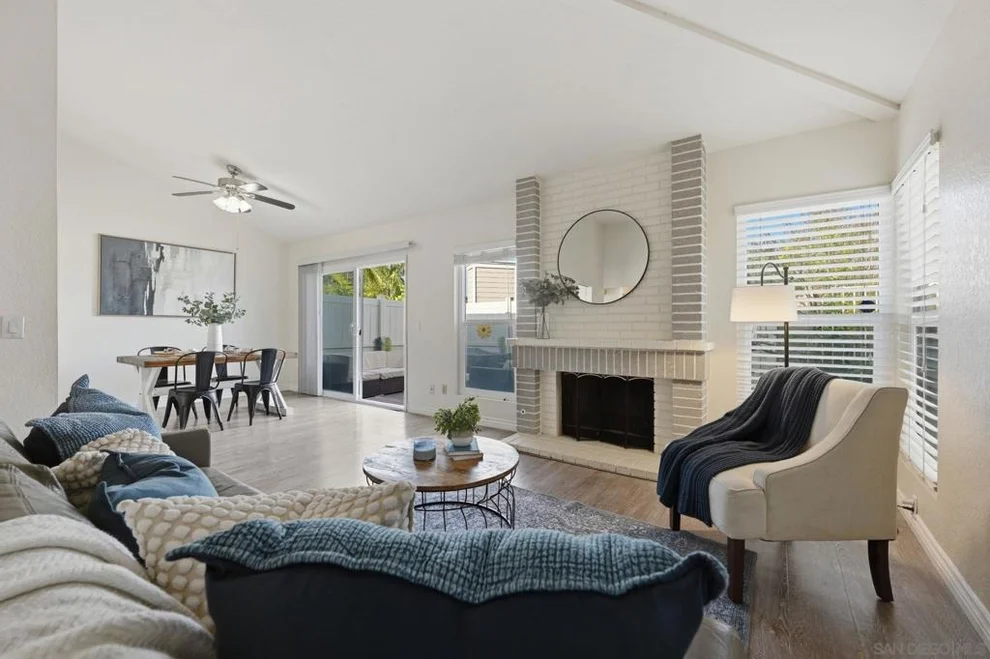 Unit for sale at 1998 Cambridge Ct, Vista, CA 92081