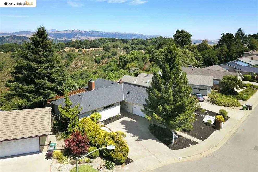 Unit for sale at 5149 Saddle Brook Dr, Oakland, CA 94619