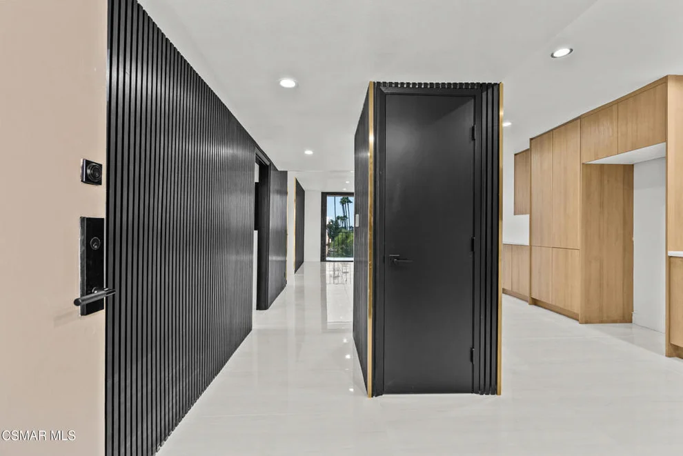 Unit for sale at 1401 Valley View Road, Glendale, CA 91202