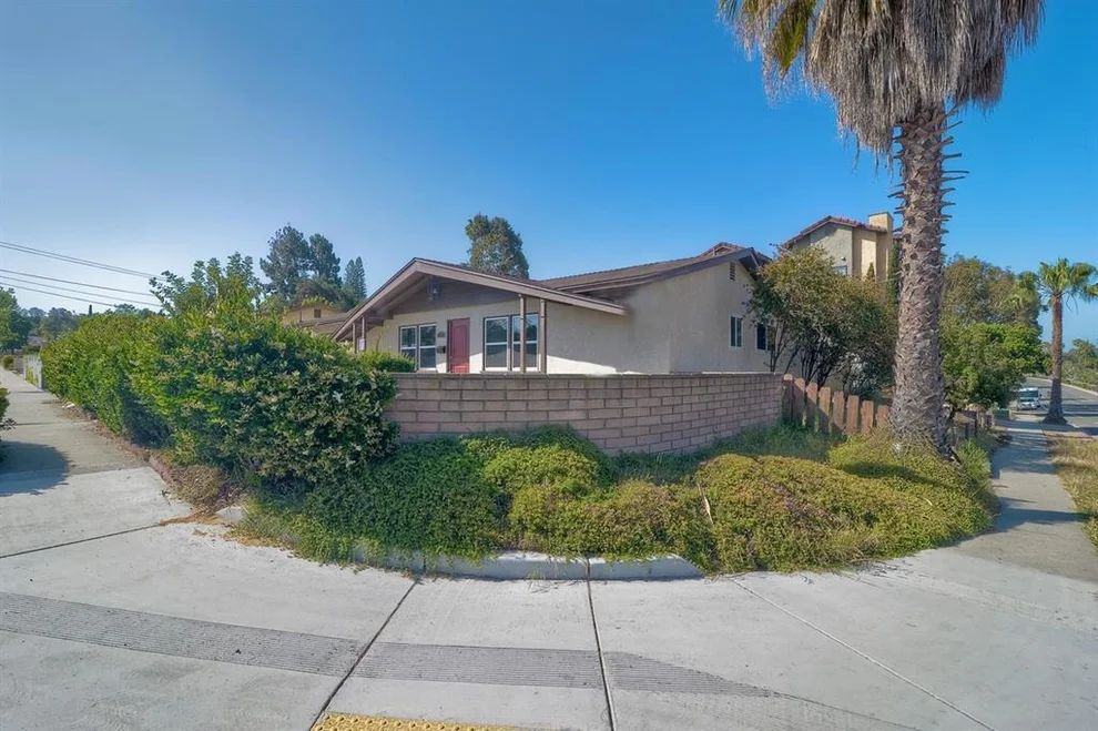 Unit for sale at 4703 Allied Road, San Diego, CA 92120