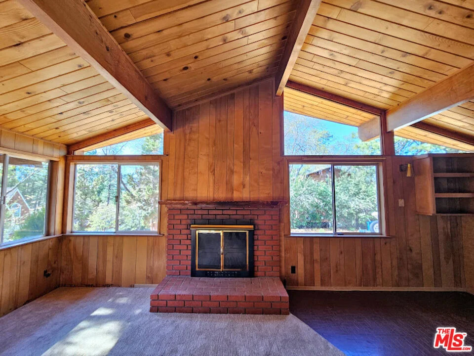 Unit for sale at 845 Moreno Lane, Sugarloaf, CA 92386