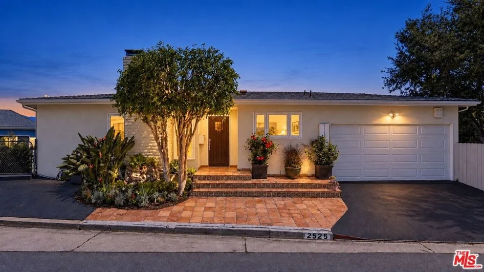 Unit for sale at 2525 Ivanhoe Drive, Los Angeles, CA 90039