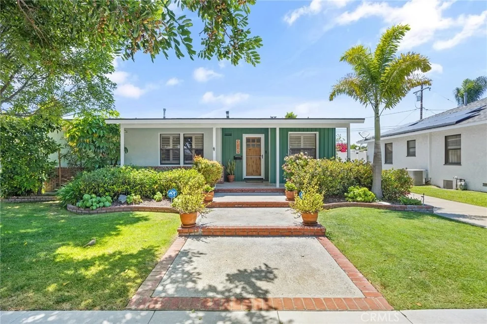 Unit for sale at 3129 Ocana Avenue, Long Beach, CA 90808