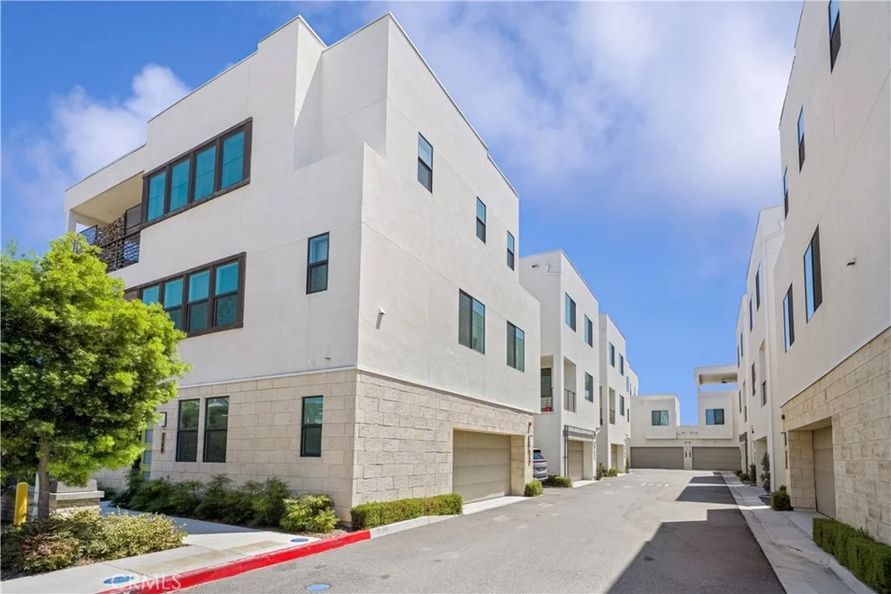 Unit for sale at 2172 Pearl Walk, Gardena, CA 90249