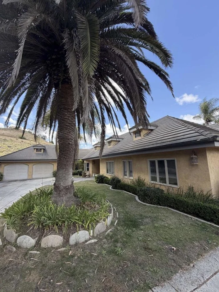 Unit for sale at 30181 Via Maria Elena, Bonsall, CA 92003