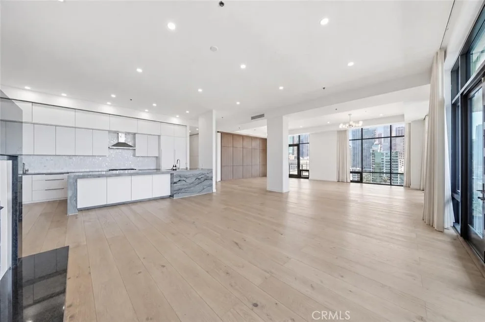 Unit for sale at 1111 S Grand Avenue, Los Angeles, CA 90015