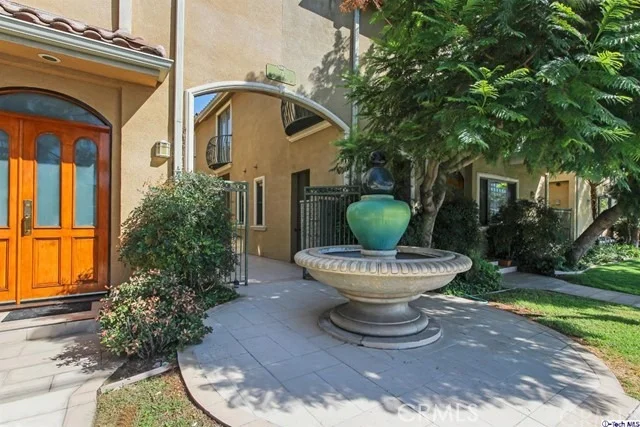 Unit for sale at 216 N Buena Vista Street, Burbank, CA 91505