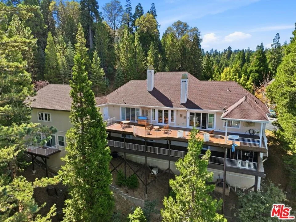 Unit for sale at 361 Redtail Hawk Lane, Lake Arrowhead, CA 92352