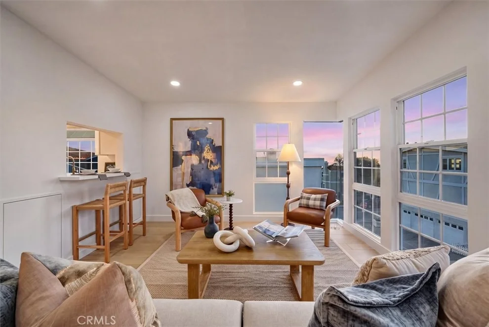 Unit for sale at 308 21st Street, Manhattan Beach, CA 90266
