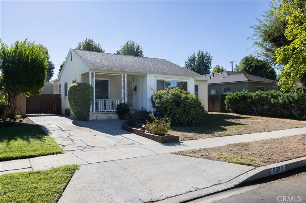Unit for sale at 6502 Balcom Ave, Reseda, CA 91335