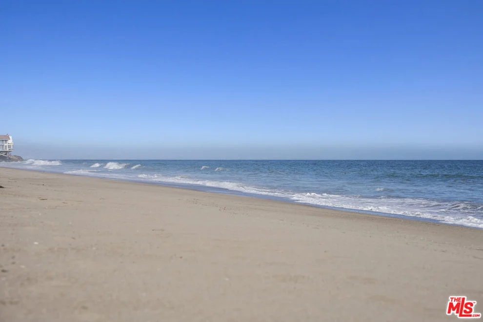 Unit for sale at 21506 Pacific Coast Highway, Malibu, CA 90265
