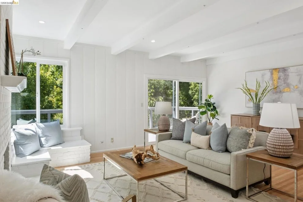 Unit for sale at 6235 Melville Dr, Oakland, CA 94611