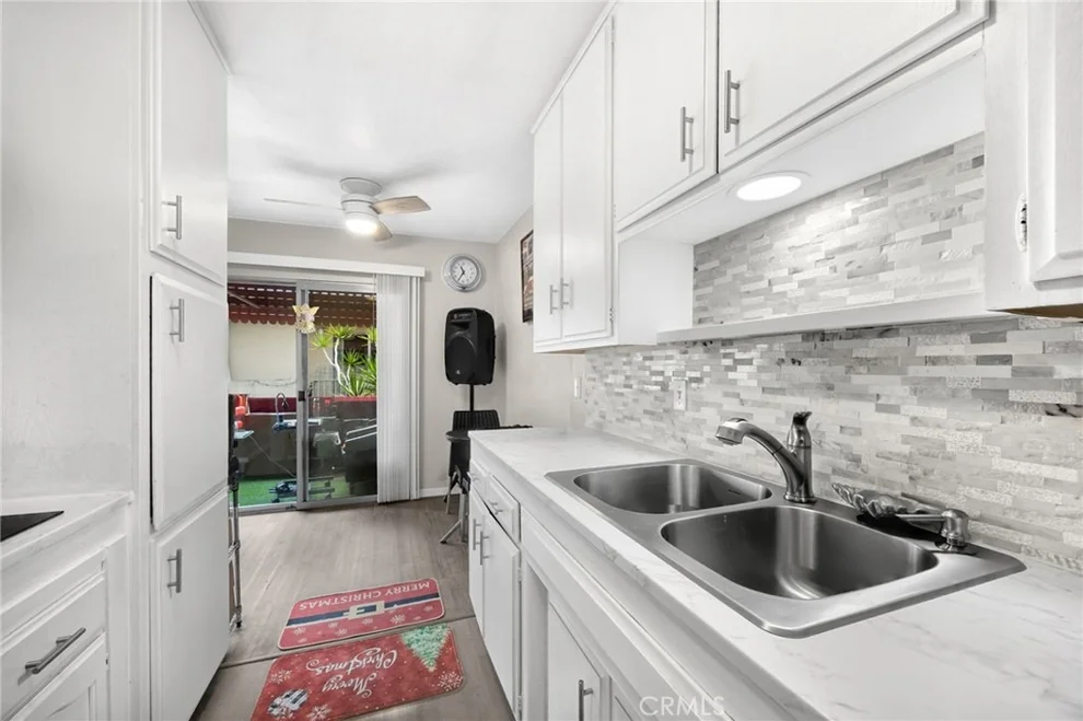Unit for sale at 440 Chestnut, Long Beach, CA 90802