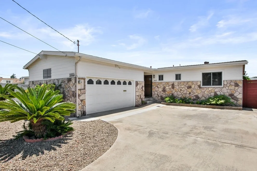 Unit for sale at 3657 Martha St, San Diego, CA 92117