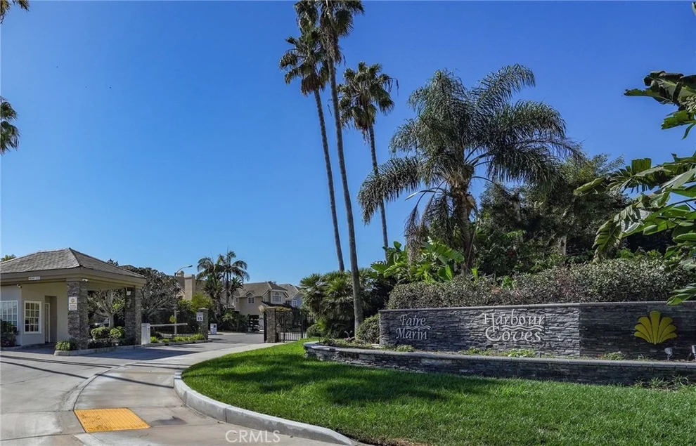 Unit for sale at 16261 Santa Barbara Lane, Huntington Beach, CA 92649