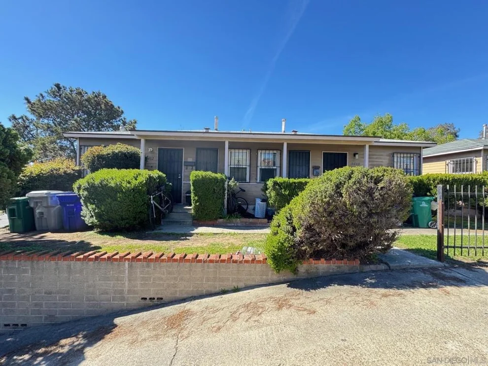 Unit for sale at 5402 8 Churchward St, San Diego, CA 92114