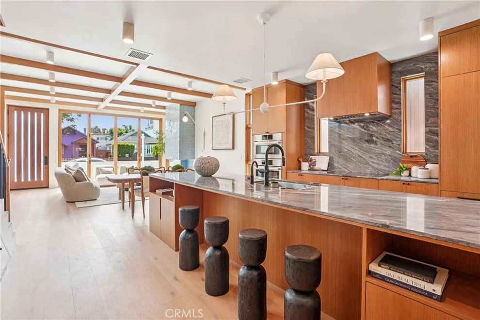 Unit for sale at 647 Navy Street, Santa Monica, CA 90405