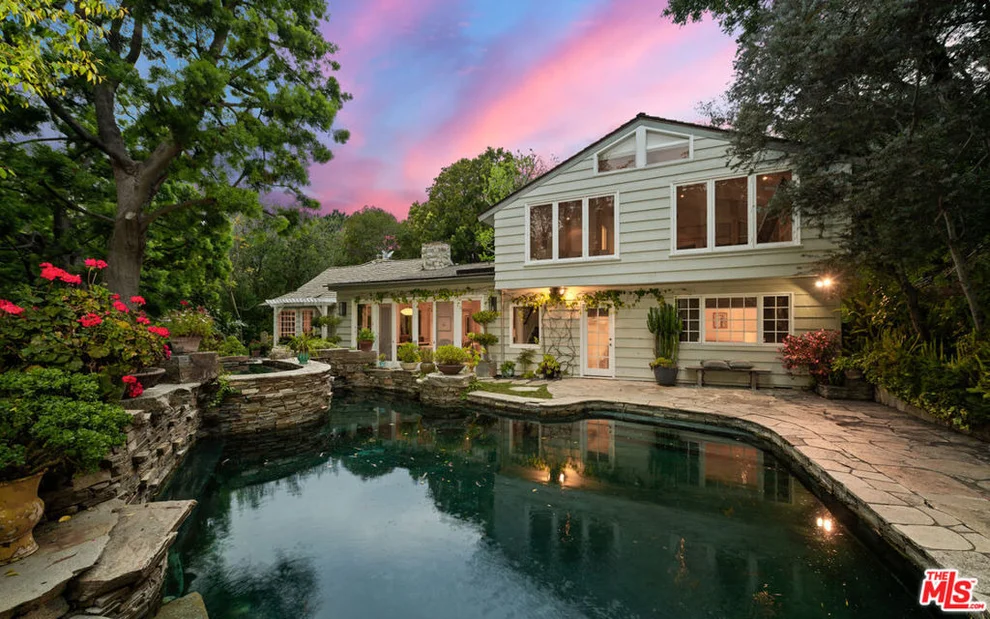 Unit for sale at 2576 Benedict Canyon Drive, Beverly Hills, CA 90210